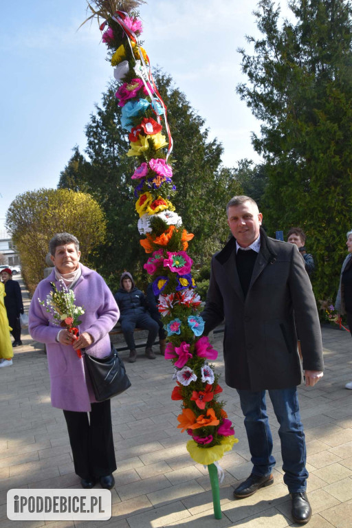 Osiem metrów tradycji. Olbrzymie palmy wielkanocne