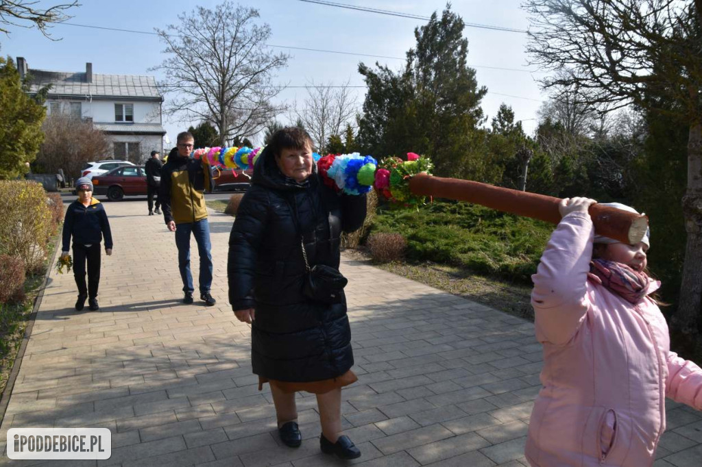 Osiem metrów tradycji. Olbrzymie palmy wielkanocne