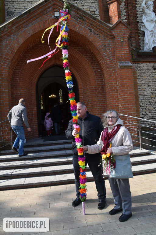 Osiem metrów tradycji. Olbrzymie palmy wielkanocne