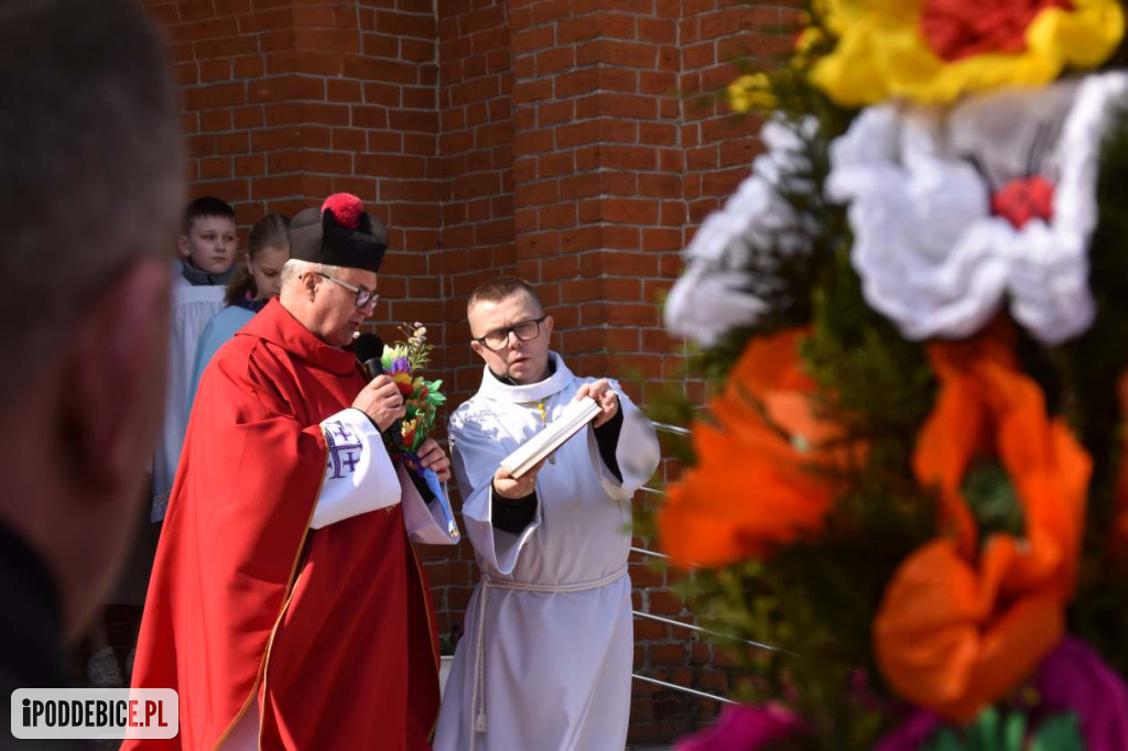 Osiem metrów tradycji. Olbrzymie palmy wielkanocne