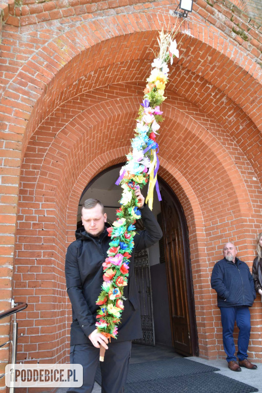 Osiem metrów tradycji. Olbrzymie palmy wielkanocne