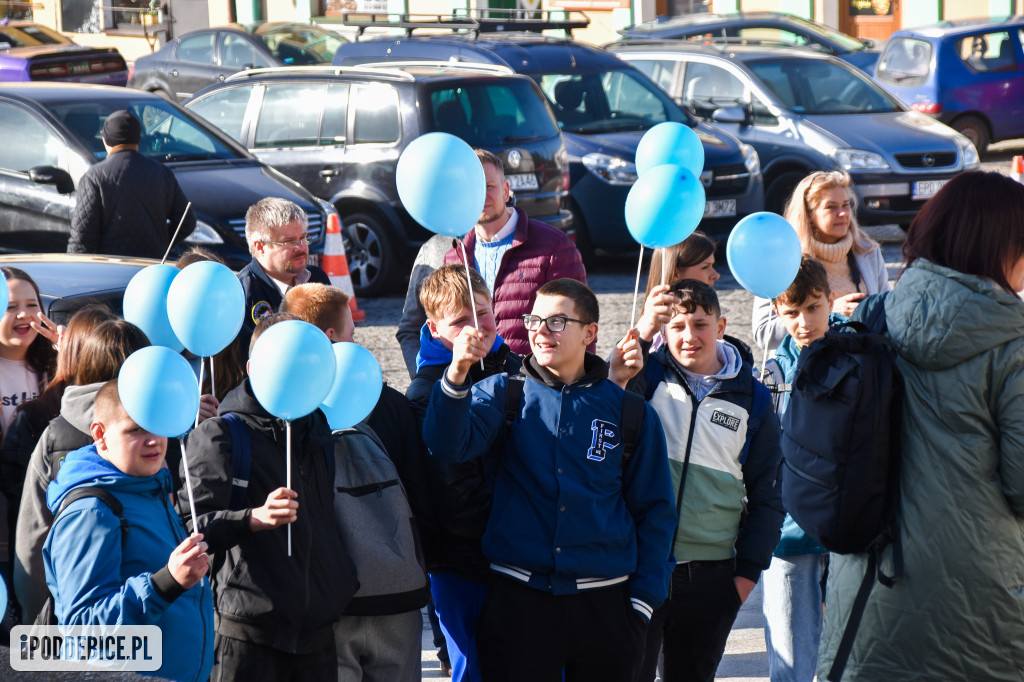 Solidarność w kolorze błękitu. Marsz dla świadomości autyzmu