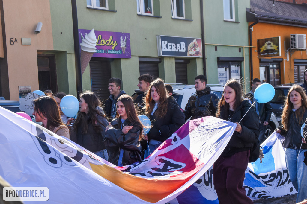 Solidarność w kolorze błękitu. Marsz dla świadomości autyzmu