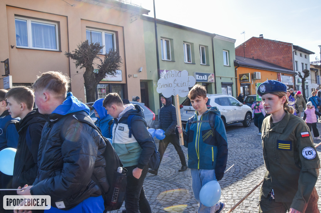 Solidarność w kolorze błękitu. Marsz dla świadomości autyzmu