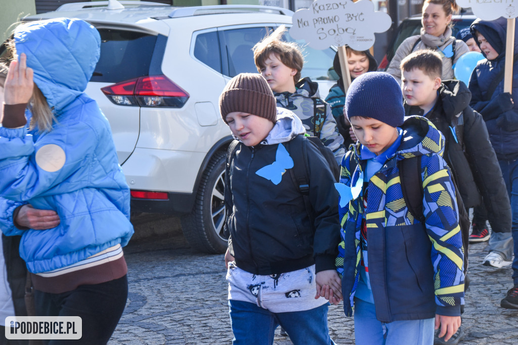 Solidarność w kolorze błękitu. Marsz dla świadomości autyzmu