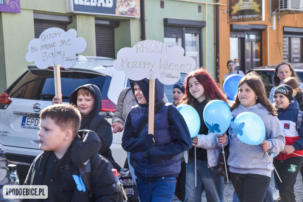 Solidarność w kolorze błękitu. Marsz dla świadomości autyzmu