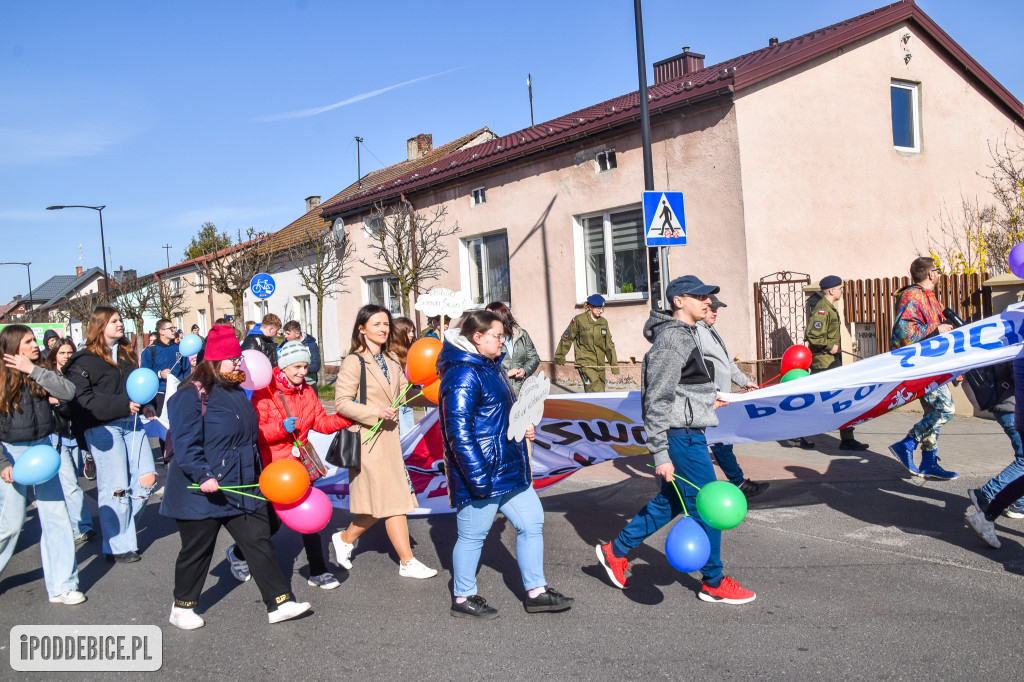 Solidarność w kolorze błękitu. Marsz dla świadomości autyzmu