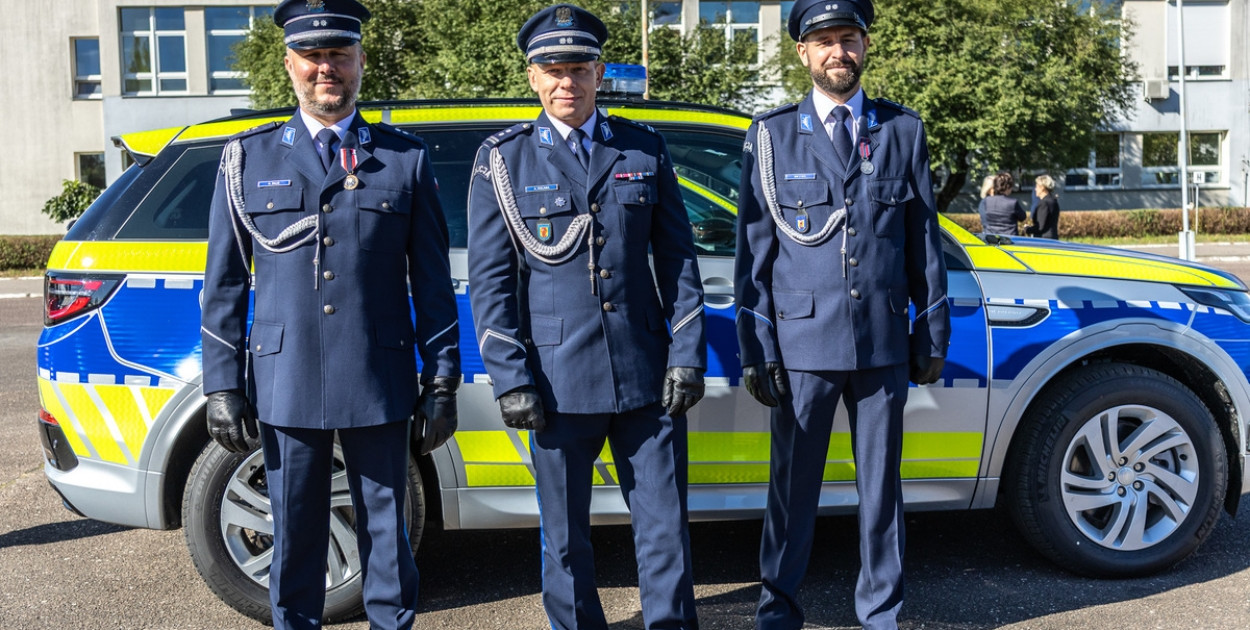 W wydarzeniu uczestniczył także Komendant Powiatowy Policji w Poddębicach, mł. insp. Adam Kolasa. Fot. Źródło: KPP w Poddębicach źródło: KPP w Poddębicach