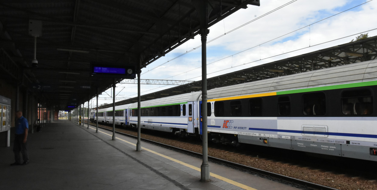 Z Warszawy do Wrocławia w półtorej godziny? Pociągi przyspieszą do 350 km/h