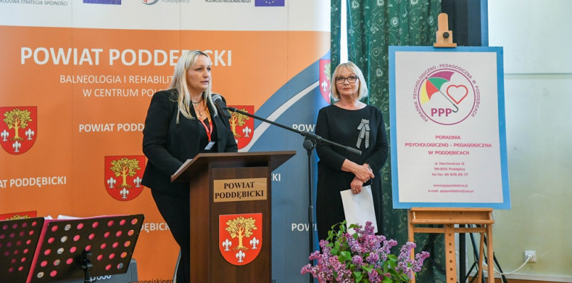 Na zdjęciu od lewej - dyrektor poradni Bożena Michalska i terapeuta Ewa Burska.