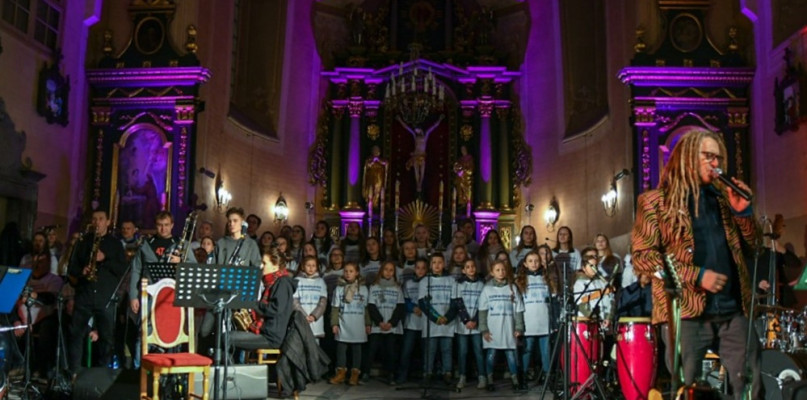 W ubiegłym roku w Wartkowicach realizowany był projekt ,,Splątani miłoscią do muzyki" w ramach Budżetu Obywatelskiego Województwał Łódzkiego.