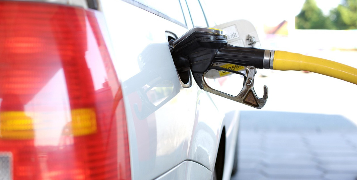 Ceny paliw w Polsce. Benzyna i LPG tanieją, ale diesel nie chce odpuścić