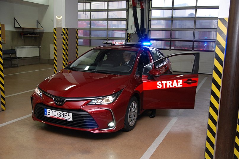 Poddębicka straż ma nowy samochód [ZDJĘCIA]