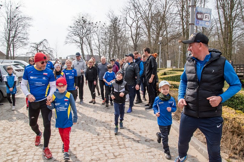 Klub Biegacza Geotermia Uniejów rozpoczął cykliczne treningi biegowe. Każdy może się przyłączyć [ZDJĘCIA]