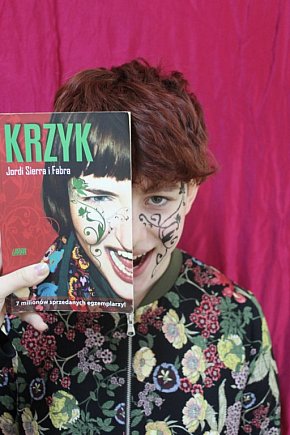 „Sleeveface, czyli ubierz się w książkę”-268