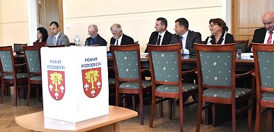 Radni powiatowi rozpoczęli kadencję w Poddębicach [FOTO]-6630