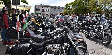Rozpoczęcie  sezonu motocyklowego w niedzielę na Rynku w Uniejowie -9583