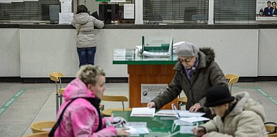 Załatwienie sprawy w urzędzie tylko po umówieniu się przez internet. Sprawę zbada -9721