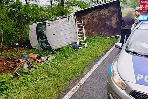 Wypadek na DK 72. Dwie osoby trafiły do szpitala-9769