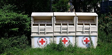 Stały w całej Polsce. Dziś kontenery PCK znikają z ulic-10303