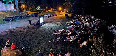 Wieczór filmowy pod gwiazdami w Uniejowie. Tym razem na dziedzińcu Zamku-10363