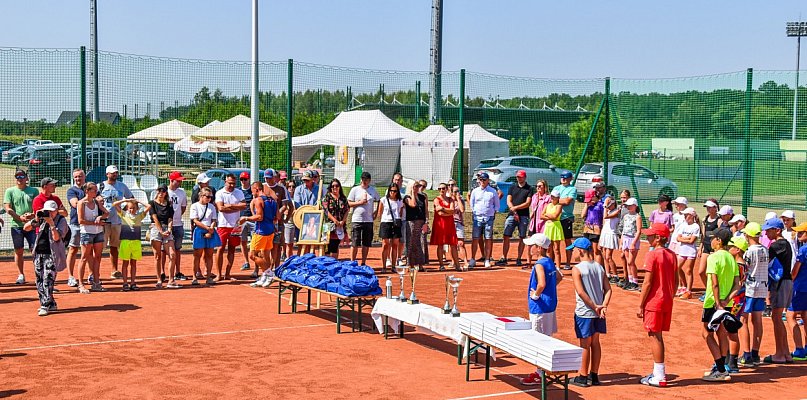 Na ośmiu kortach w Uniejowie odbywa się turniej [FOTO] - 10360