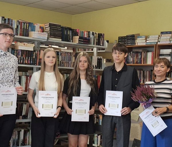 Narodowe Czytanie poezji Jana Kochanowskiego w Poddębicach-10576