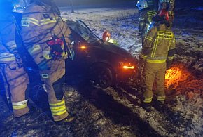 Wypadek na DK 72. Trzy auta rozbite, dwie osoby w szpitalu