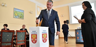Powiat poddębicki ma nowego wicestarostę. Radni zagłosowali