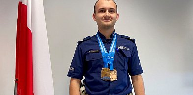 Poddębicki policjant został Mistrzem Europy w karate-10815