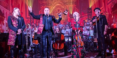 Uniejów zaśpiewał z Braćmi Golec [ZDJĘCIA]-10870