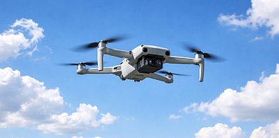 Dron spadł na jednostkę wojskową w województwie łódzkim. Zatrzymano 22-latka