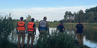 W Wieleninie-Kolonii znaleziono porzucone ubrania