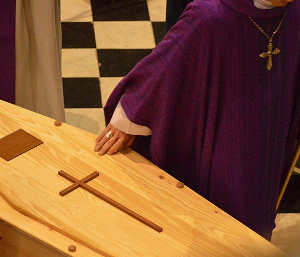 Rewolucja w pochówkach coraz bliżej. Tego w Polsce jeszcze nie było-11032