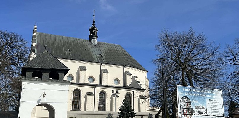 O której święcenie pokarmów w Poddębicach?