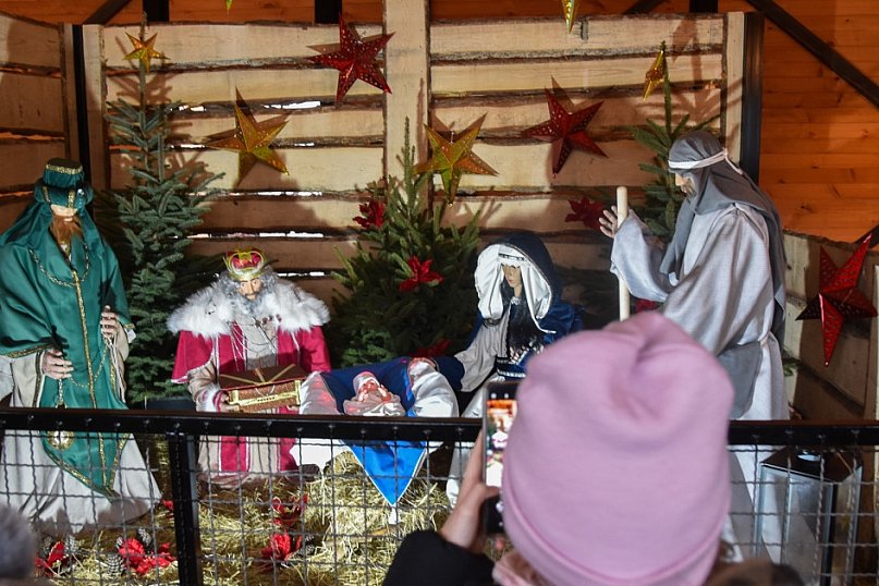 Żywa szopka bożonarodzeniowa w Zoo Borysew