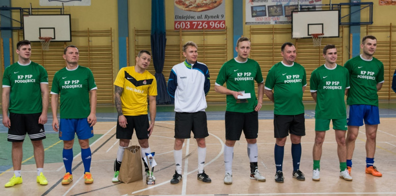  Na zdjęciu zwycięzcy turnieju.