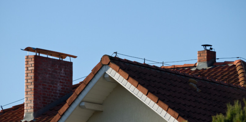 Poddębice. Właściciele budynków muszą złożyć deklaracje. Ile osób już złożyło deklaracje CEEB?