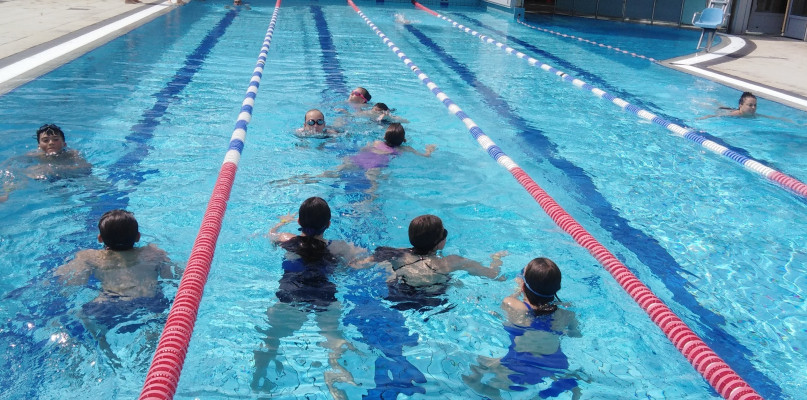 29 czerwca 2022 roku na kompleksie termoalno-basenowym Termy Uniejów w Uniejowie, 12. uczniów uniejowskiej podstawówki zdało egzamin na Młodszego Ratownika Wodnego.