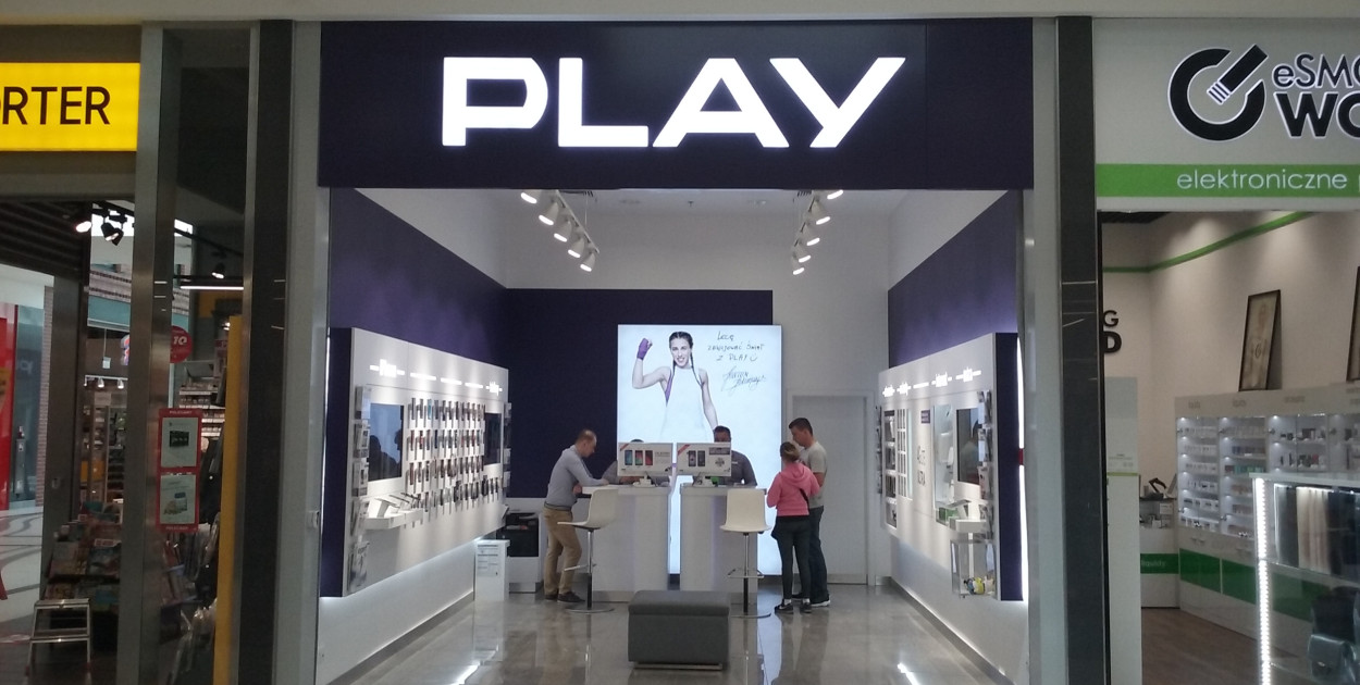 Potężna kara dla Play. Sieć ma zwrócić klientom pobrane środki