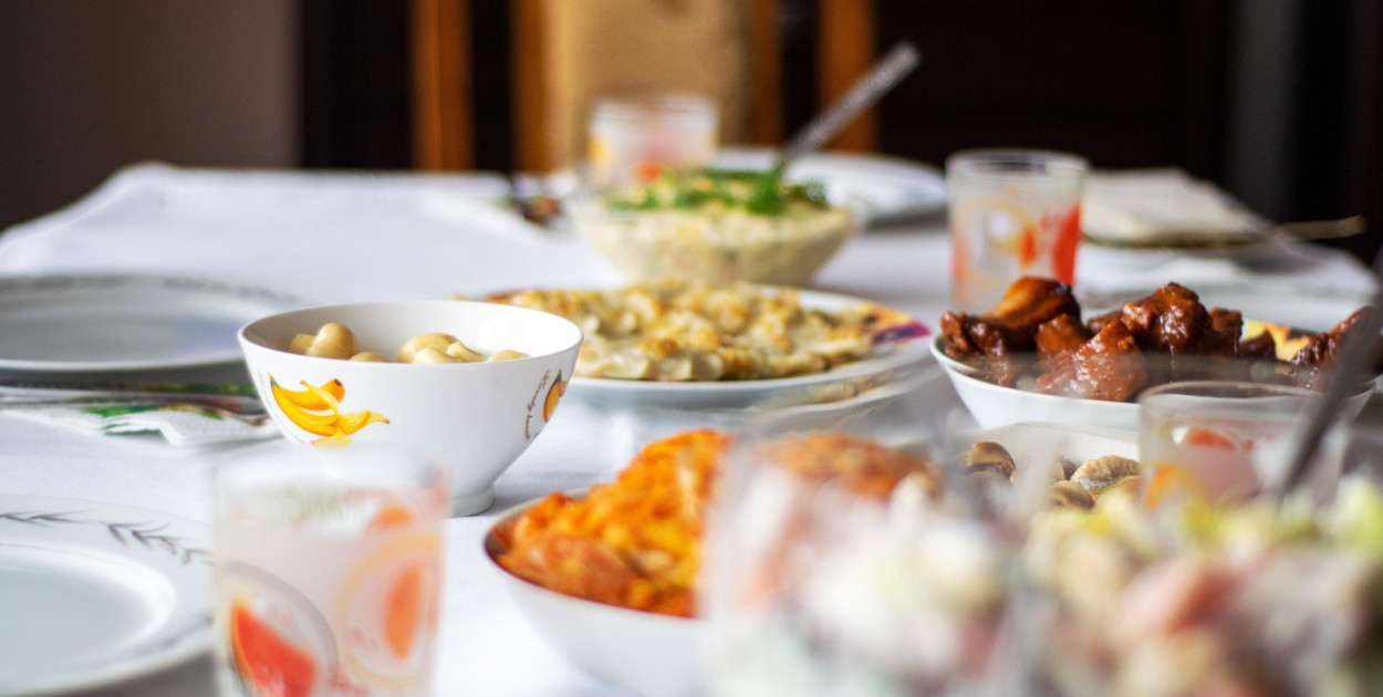 Bez sięgania głębiej do portfela się nie obejdzie. Polacy szykują większe budżety na świąteczne jedzenie